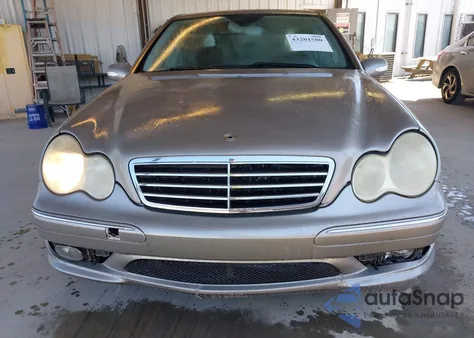 2006 Mercedes-Benz C 230 Sport from USA, damaged, VIN WDBRF52H76E022013